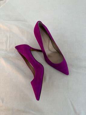 Banana Republic Madison 12-Hour Suede Pumps Magenta Purple Size 7.5
